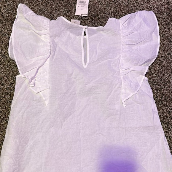 White blouse never worn still has tags on it - Picture 2 of 2